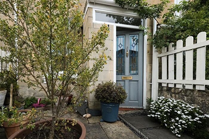 2 Bedroom Terraced House To Rent In Hampton View, Bath, BA1