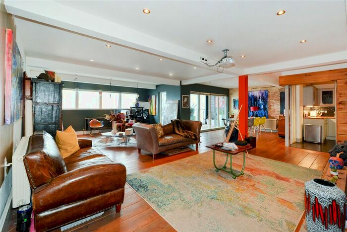 2 Bedroom Flat To Rent In Tanner Street, London SE1