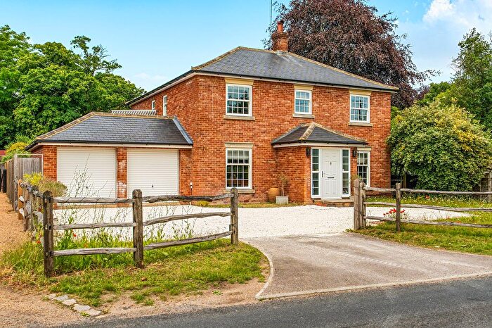 4 Bedroom Detached House For Sale In London Road, Coldwaltham, RH20