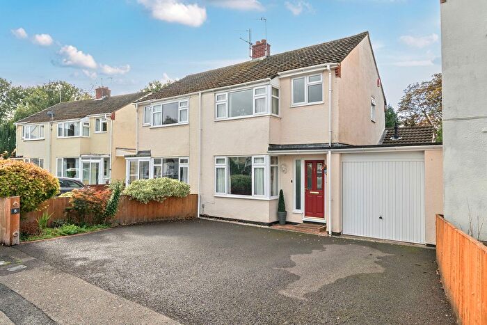3 Bedroom Semi-Detached House For Sale In Statham Close, Taunton, TA1