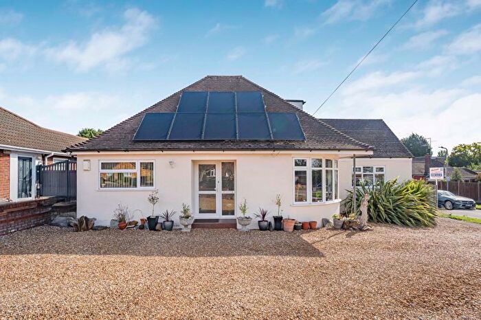 4 Bedroom Detached Bungalow For Sale In Shenley Road, Bletchley, Milton Keynes, MK3