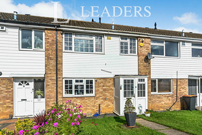 3 Bedroom Terraced House To Rent In Ballinghall Close, MK41