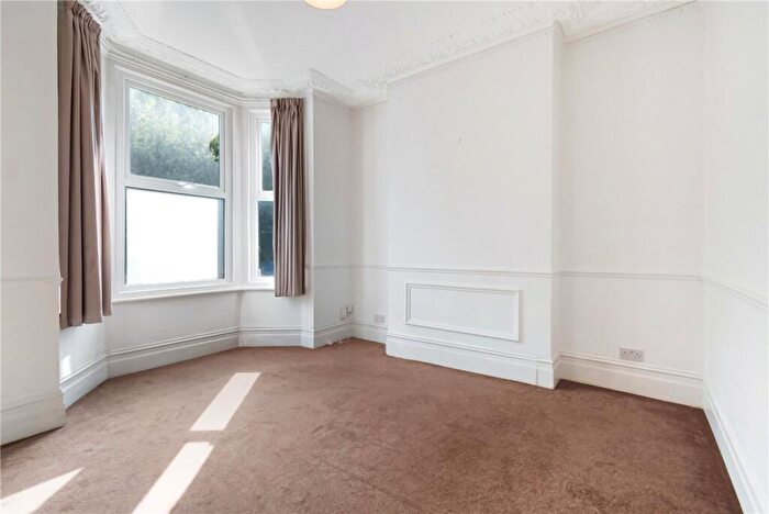 4 Bedroom End Of Terrace House For Sale In Lausanne Road, Nunhead, London, SE15