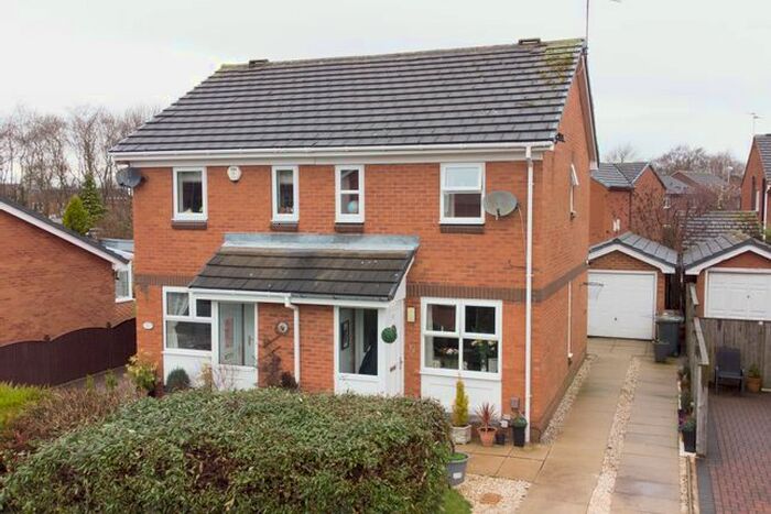 2 Bedroom Semi-Detached House To Rent In Kestrel Grove, Leeds, LS17