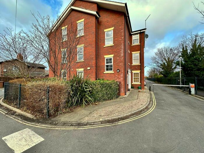 2 Bedroom Flat To Rent In Grovehill Road, Beverley, East Riding Of Yorkshi, HU17