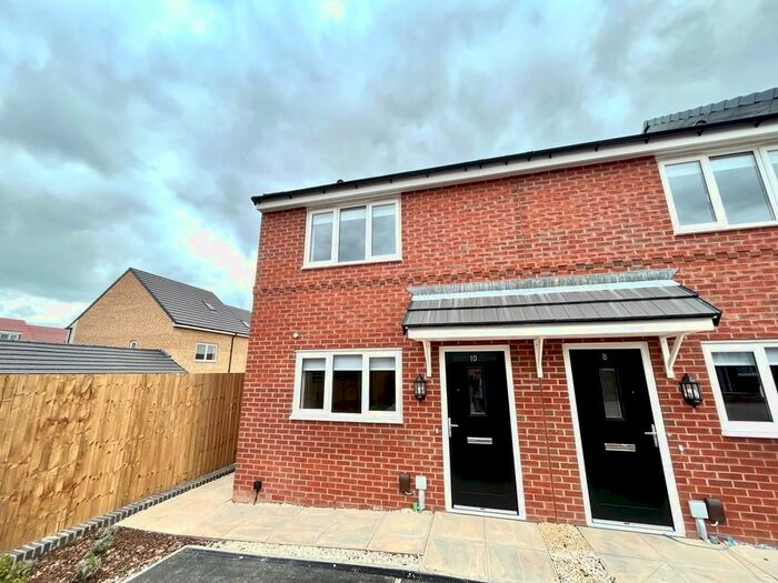 2 Bedroom Property To Rent In Slim Drive, Gedling, Nottingham, NG4
