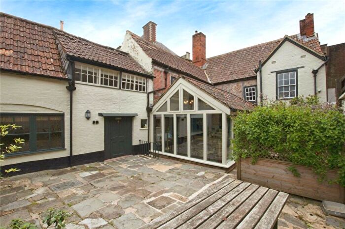 5 Bedroom Semi-Detached House To Rent In Maryport Street, Devizes, Wiltshire, SN10