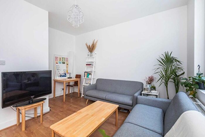 3 Bedroom Maisonette To Rent In Islington Park Street, Barnsbury, N1