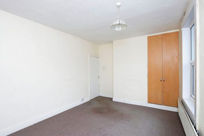 3 Bedroom Terraced House For Sale In Woodseats Road, Sheffield, South Yorkshire, S8