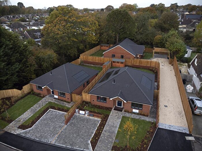 3 Bedroom Bungalow For Sale In Anderwood Drive, Sway, Lymington, Hampshire, SO41