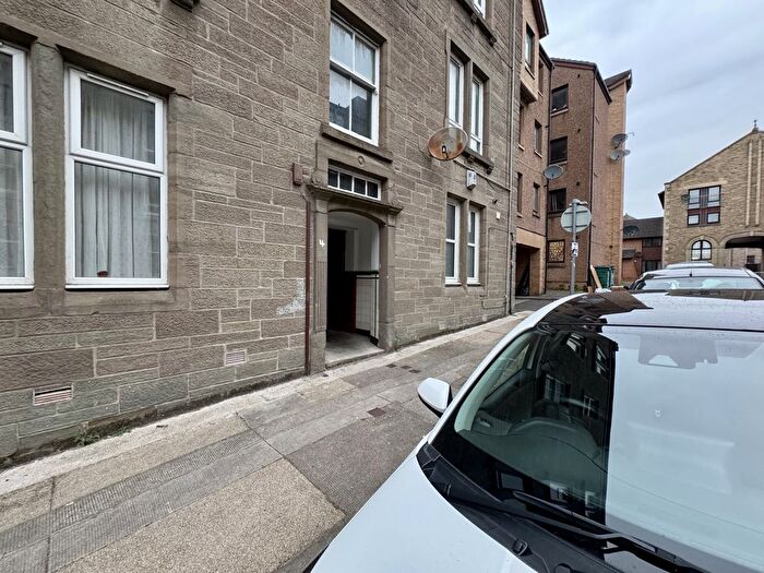 2 Bedroom Flat To Rent In Dundee, Angus, DD4