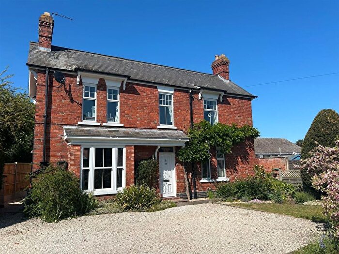 3 Bedroom Detached House For Sale In Tillbridge Lane, Sturton By Stow, Lincoln, LN1