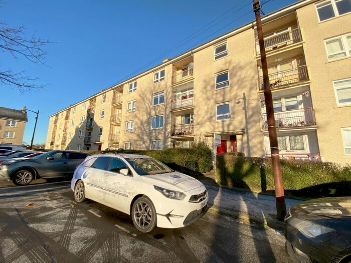 2 Bedroom Flat To Rent In Croy Place, Barmulloch, Glasgow, G21