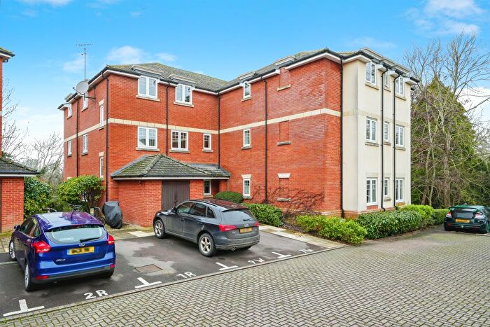 2 Bedroom Flat For Sale In Wolage Drive, Grove, Wantage, OX12
