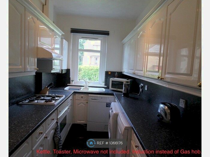 3 Bedroom Flat To Rent In Lesmuir Drive, Glasgow, G14
