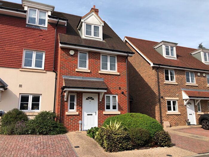 3 Bedroom Semi-Detached House To Rent In Hunters Place, Hindhead, Surrey, GU26