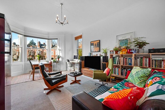 2 Bedroom Flat For Sale In Cromwell Place, Highgate, London, N6