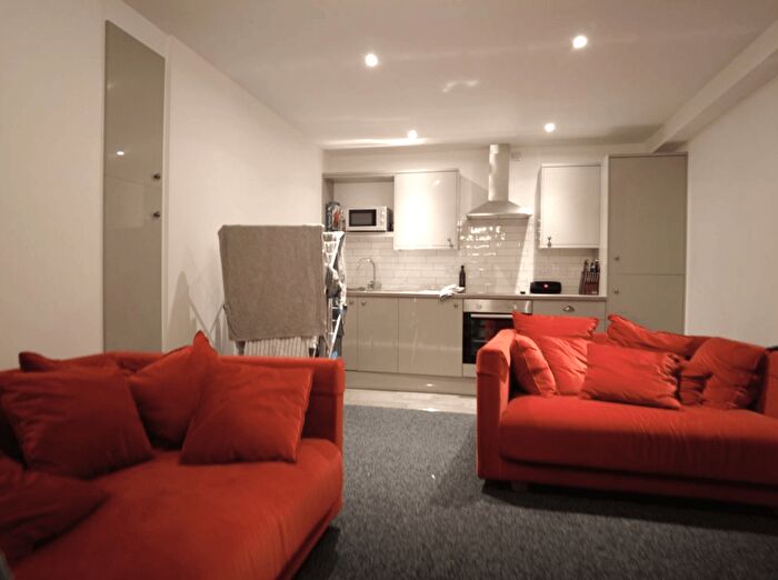 1 Bedroom Flat To Rent In Flat, High Street, LN5