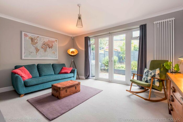 3 Bedroom Property To Rent In Foxborough Gardens, Crofton Park, SE4