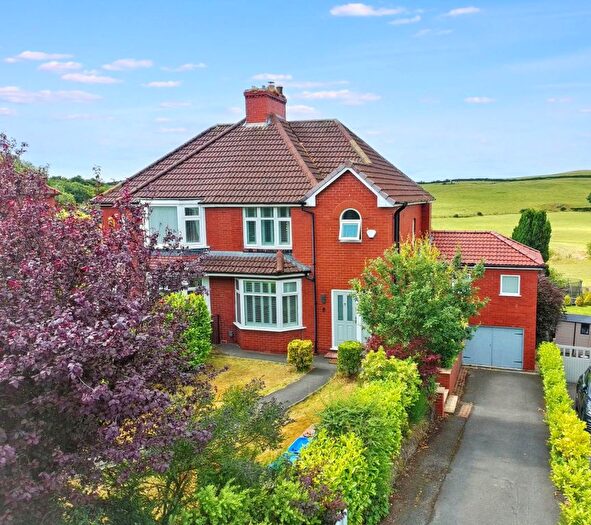 4 Bedroom Semi-Detached House For Sale In Oldham Road, Thornham, Rochdale, OL11