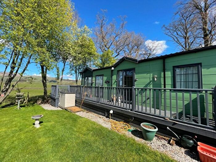 2 Bedroom Caravan For Sale In Clapham, Lancaster, LA2
