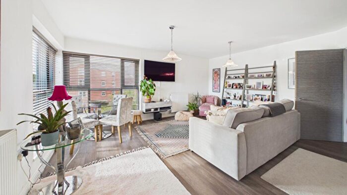 2 Bedroom Apartment For Sale In Weavers Point, Lodge Lane, Derby, Derbyshire, DE1