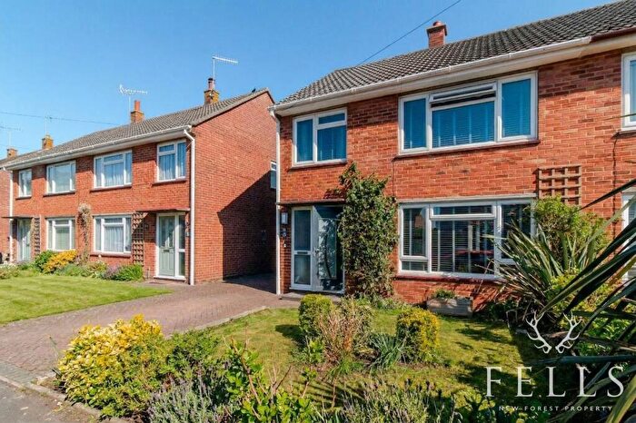 3 Bedroom Semi Detached House For Sale In Poplar Crescent, Ringwood, BH24