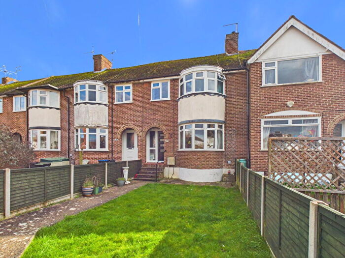 3 Bedroom Terraced House For Sale In Brook Close, Worthing, BN11