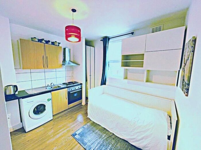 1 Bedroom Studio To Rent In West Green Road, London, N15