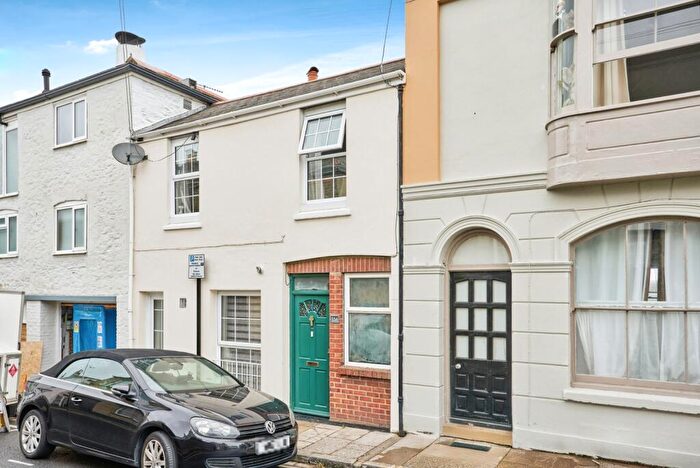 2 Bedroom Detached House For Sale In Castle Street, Ryde, Isle Of Wight, PO33