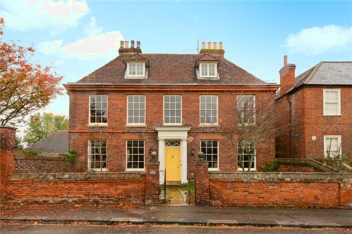 5 Bedroom Detached House To Rent In The Mall, Faversham, Kent, ME13