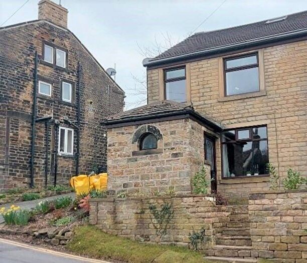 4 Bedroom Semi-Detached House For Sale In Sude Hill, Holmfirth, HD9