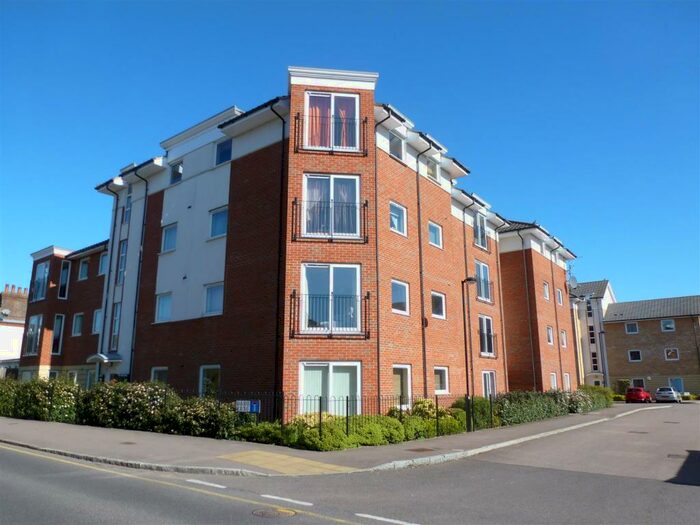 2 Bedroom Apartment To Rent In Mistral Court, Bakers Close, St Albans, AL1