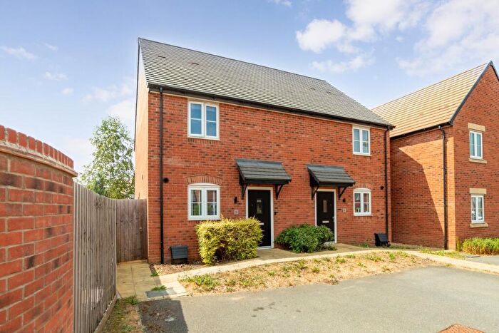 2 Bedroom Semi-Detached House For Sale In Dace Bank, Biddenham, Bedford, MK40
