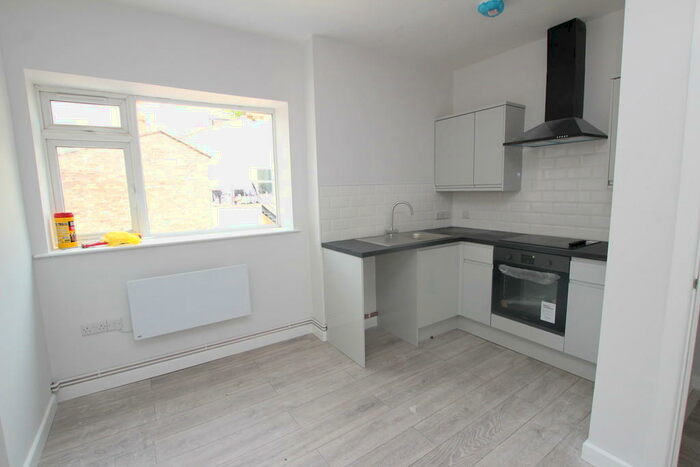 1 Bedroom Apartment To Rent In , Third Avenue, NG7