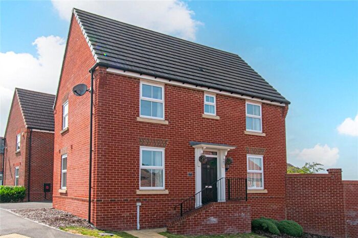 3 Bedroom Detached House To Rent In Great Crescent, Newbury, Berkshire, RG14