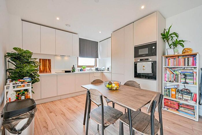 2 Bedroom Flat To Rent In Goodhall Street, Park Royal, NW10