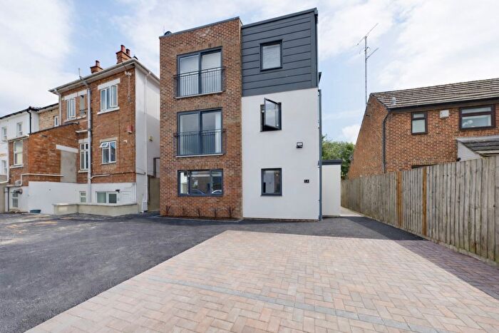 1 Bedroom Flat To Rent In Gifford Court, Roman Road, Cheltenham, GL51