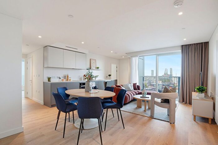2 Bedroom Flat To Rent In Lumina House, Elephant Amp; Castle, London, SE1