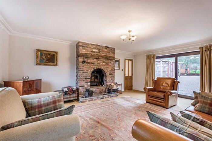 5 Bedroom Detached House For Sale In Main Street, Hayton, Retford, DN22