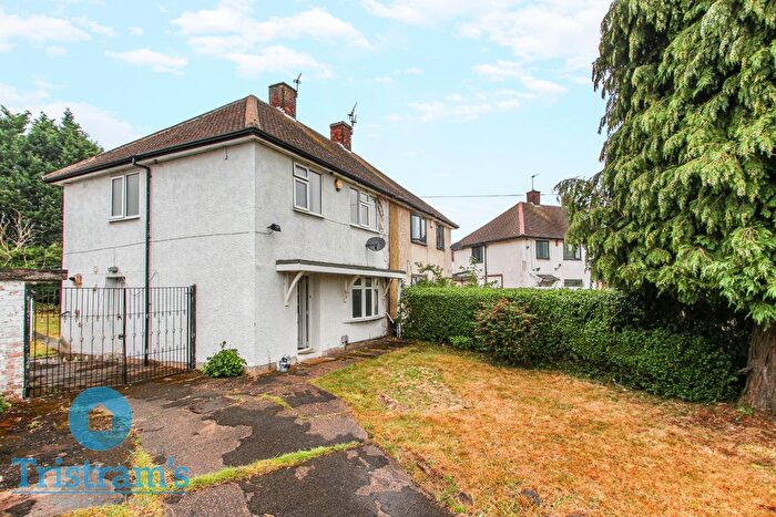 3 Bedroom Semi-Detached House To Rent In Glaisdale Drive West, Nottingham, NG8
