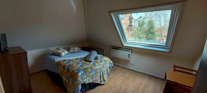 1 Bedroom Flat To Rent In Chatsworth Road, London, NW2