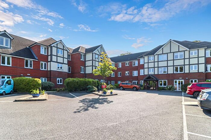 2 Bedroom Property For Sale In Hempstead Road, Watford, WD17