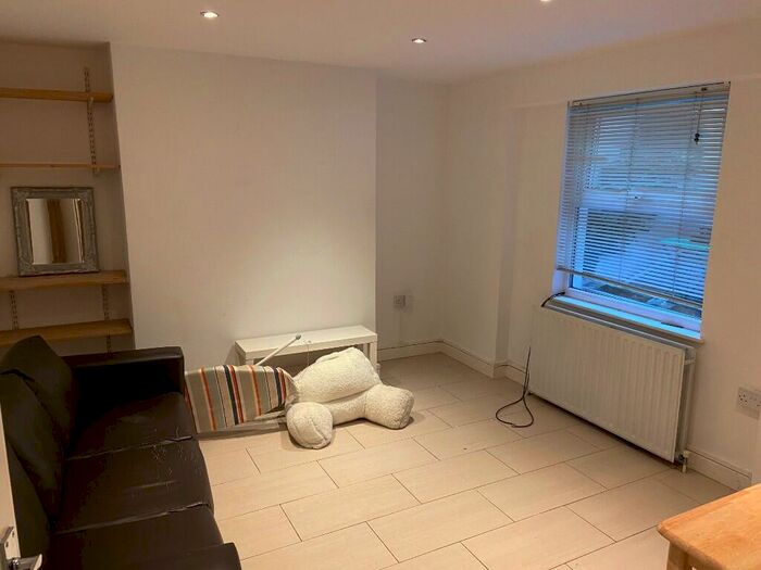 1 Bedroom Flat To Rent In Victoria Park Road, London, E9