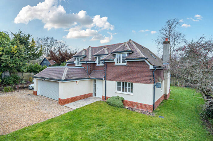 4 Bedroom Detached House For Sale In Woods Lane, Cliddesden, Basingstoke, Hampshire, RG25