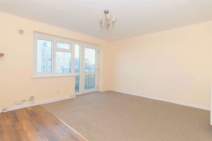 2 Bedroom Apartment To Rent In Donald Hall Road, Brighton, BN2