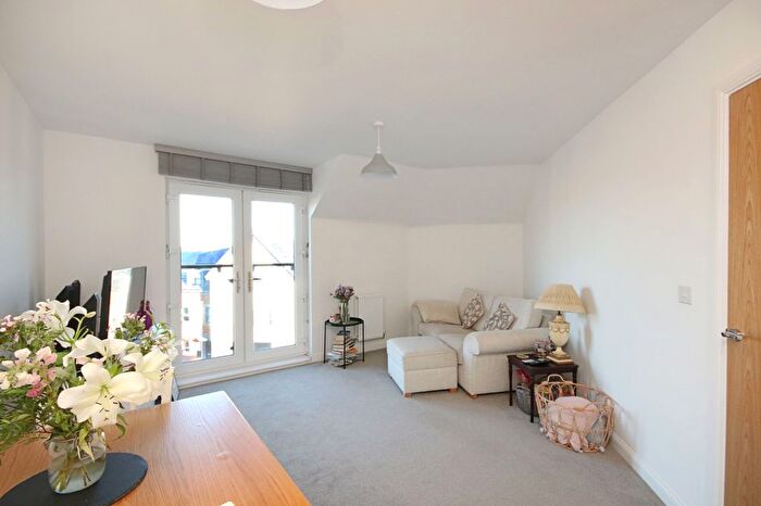 2 Bedroom Flat For Sale In Oak Dene Way, Waverley, S60