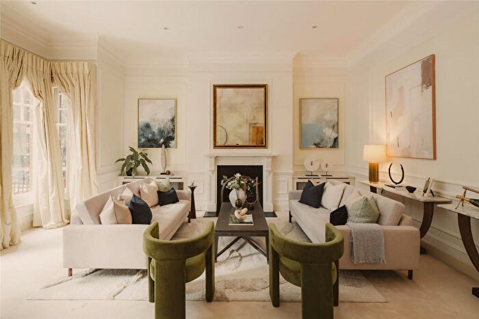 2 Bedroom Apartment For Sale In Elm Park Gardens, Chelsea, SW10