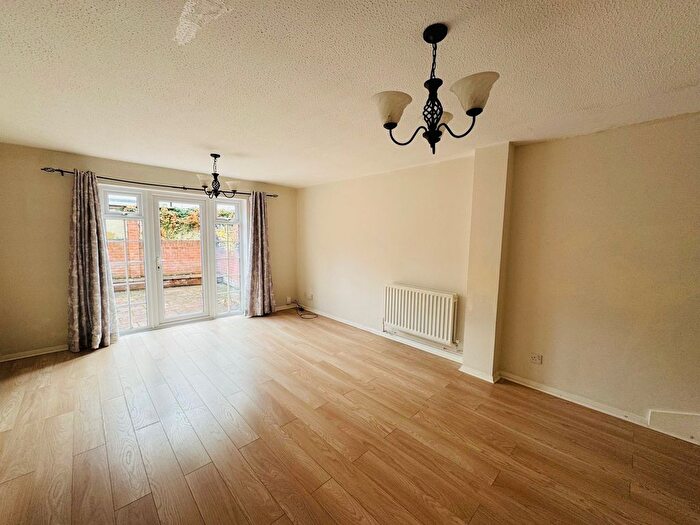 2 Bedroom End Terrace House To Rent In Cottage Grove, Surbiton, KT6