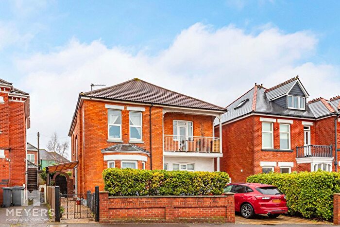 3 Bedroom Flat For Sale In Beresford Road, Bournemouth, BH6